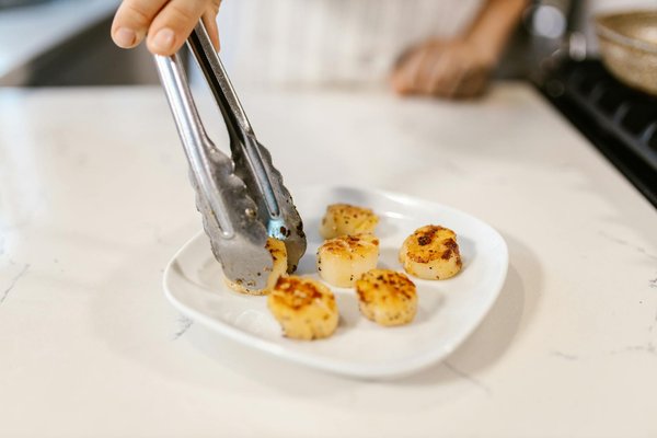 What Are the Best Tips for Shopping UK Women's Fashion on a Budget?